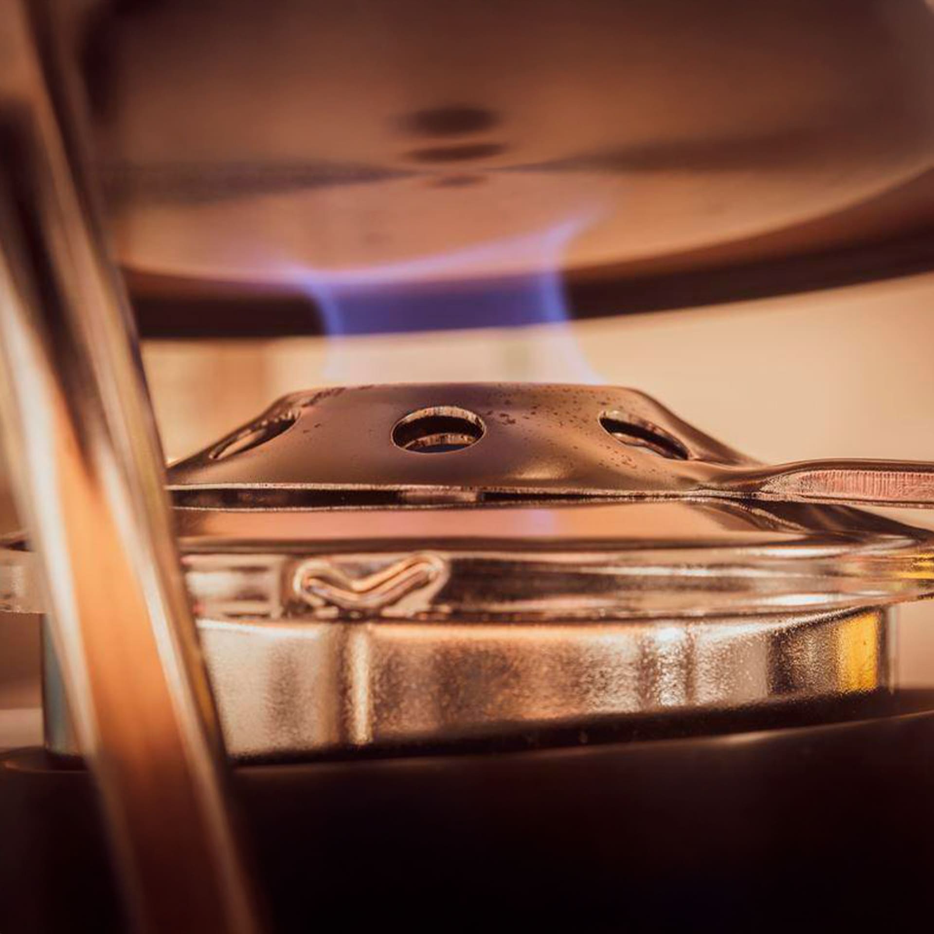 Keep food at the right temperature in your rechaud and spirit lamp